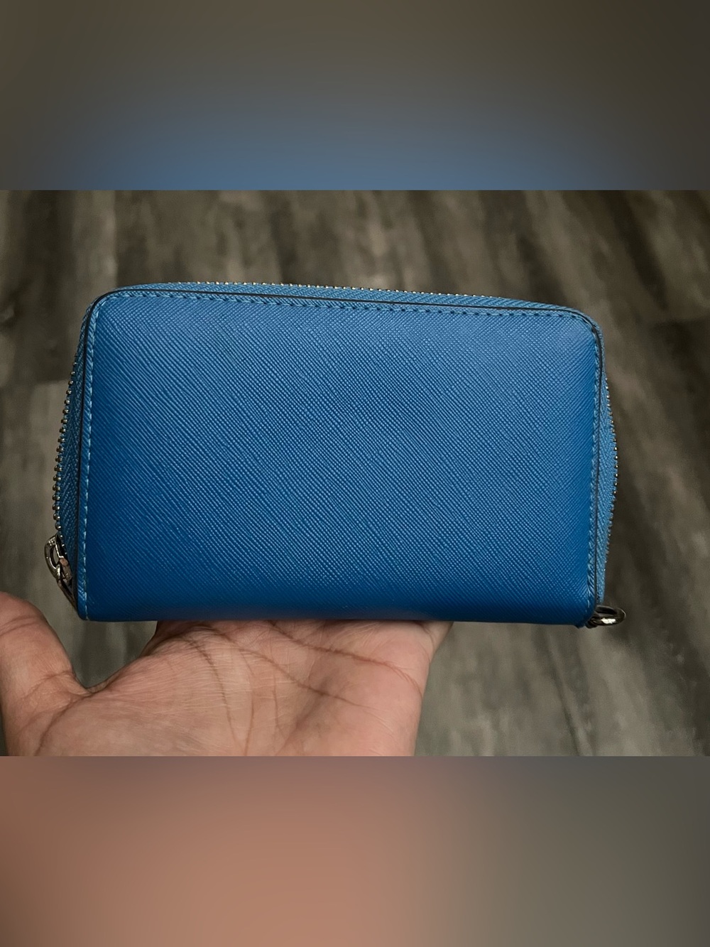 Michael Kors Teal Saffiano Zip Wallet with Gold plaque - Picture 3 of 6
